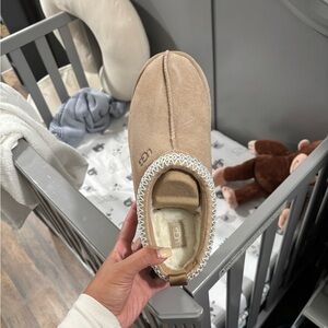 UGG women tasman slippers in Tan